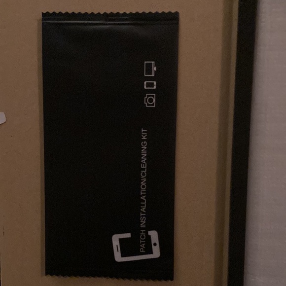 Premium Tempered Screen Protector Kit - Picture 2 of 2